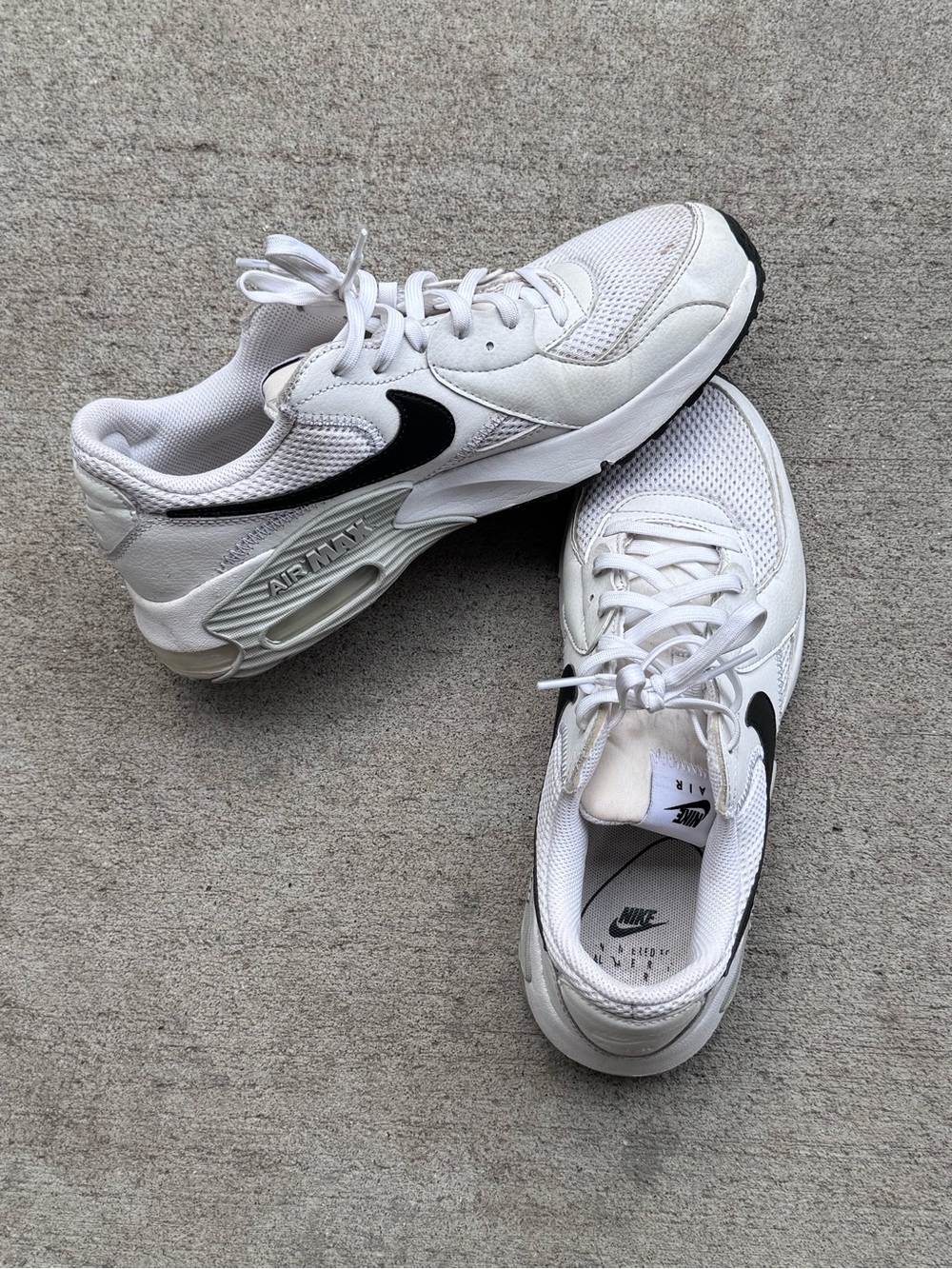 Women’s Nike Airmax shoes size 9